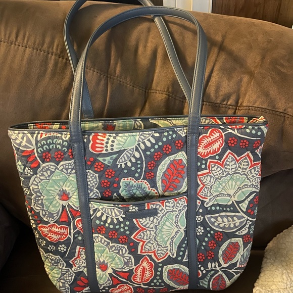 NWT Vera Bradley Women´s Multicolor Nomadic Floral...